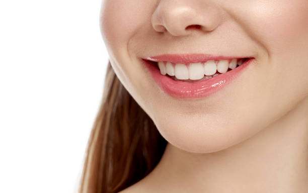 STUNNING LIPS: BELLA